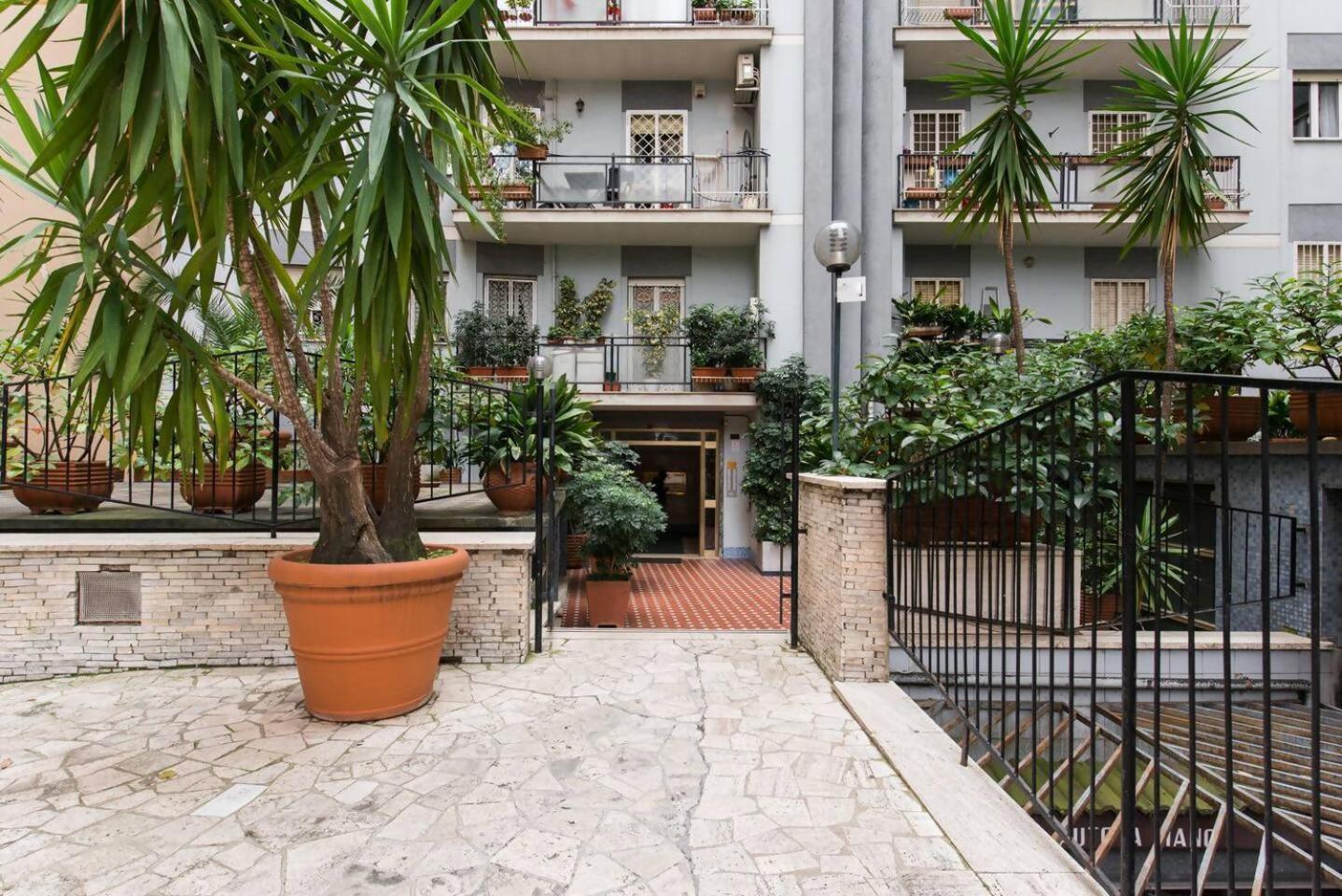 Romeeyes2020 Apartman Kültér fotó